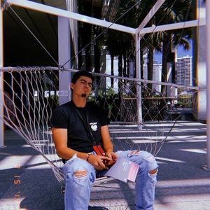 Meet your Posher, Christopher